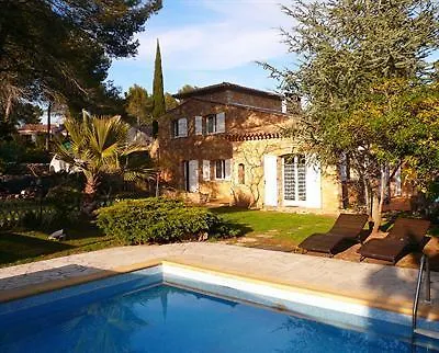 Апартаменты Bastide De L'ovalie